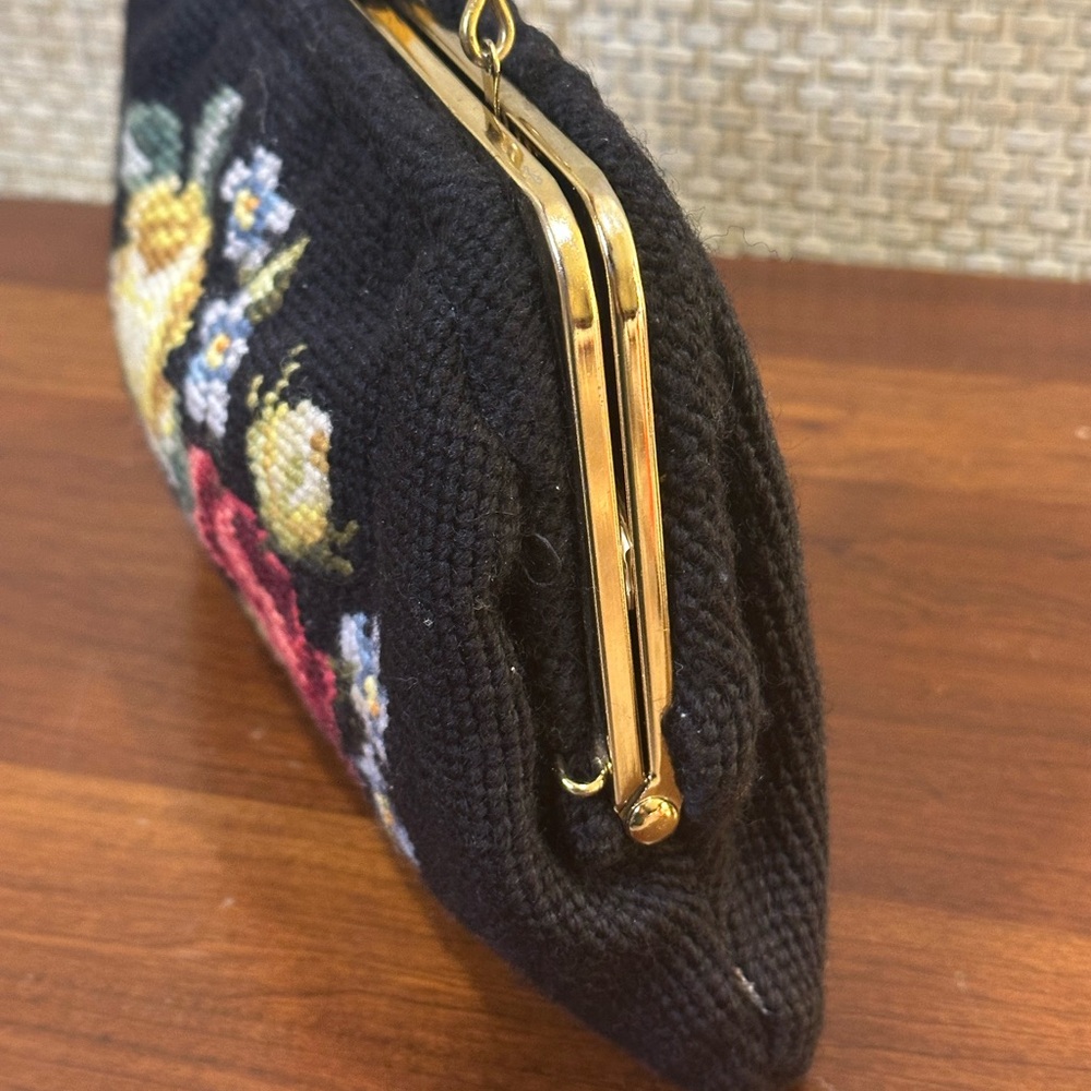 🌟HP🌟VTG 1960s Handmade Bright Floral & Navy Needlepoint Tapestry Handbag - Picture 10 of 14